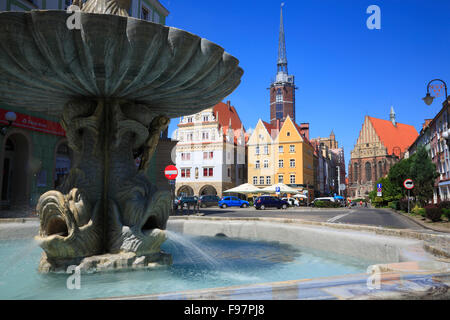 Triton-Brunnen in der Nähe Marktplatz (Rynek), Nysa (Neiße), Silesia, Polen, Europa Stockfoto