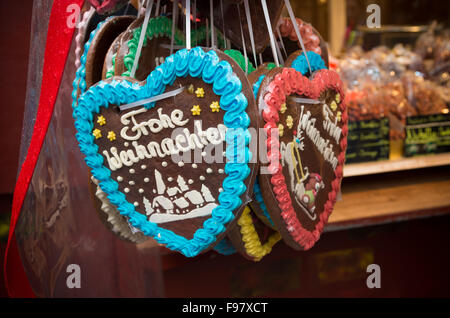 Weihnachten-Stall mit Zuckerherzen mit Weihnachten wünscht drauf Stockfoto