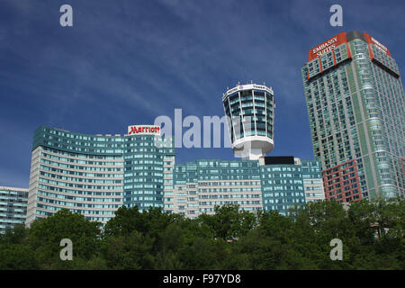 Marriott Hotel. Tower Hotel. Das Embassy Suites Hotel. Fallsview, Niagara Falls, Ontario, Kanada. Stockfoto