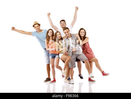 Gruppe von glücklich junger Teenager Studenten Spaß, isoliert auf weißem Hintergrund. Beste Freunde Stockfoto