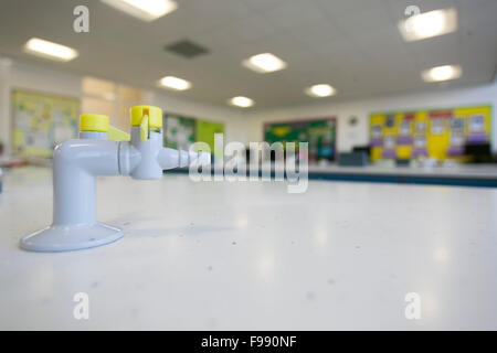 Gashahn in eine weiterführende Schule Science-lab Stockfoto