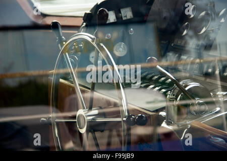 Belgrad, Serbien - Blick aus dem Fenster eines motor-Yacht-Cockpits Stockfoto
