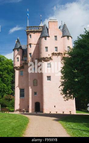 Craigievar Castle - in der Nähe von Alford, Aberdeenshire, Schottland. Stockfoto