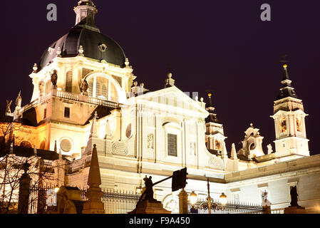 Kathedrale der Almudena in Madrid, Spanien Stockfoto