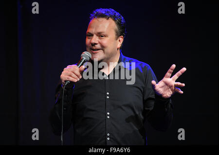 Komiker Hal Cruttenden führt auf dem Edinburgh Festival Fringe im August 2013. Stockfoto