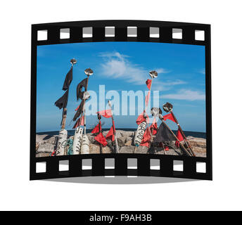 Im Hafen von Vitt sind Bojen mit roten und schwarzen Fahnen, Insel Rügen, Mecklenburg-Western Pomerania, Deutschland, Europa Stockfoto