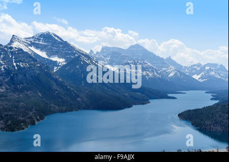 Schließen Sie die Ansicht des Mount Vimy und Waterton See und Gletscher, Waterton Lakes National Park, Alberta, Kanada Stockfoto