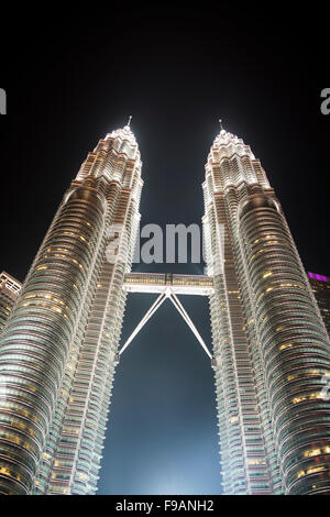 Petrona Towers bei Nacht, Kuala Lumpur, Malaysia Stockfoto
