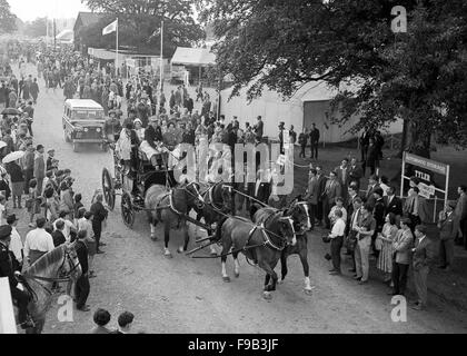 Pferdekutsche Kutschen auf The Royal Show im Jahr 1963 Stockfoto