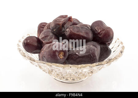 Frische Datteln in eine Glasschüssel. Stockfoto