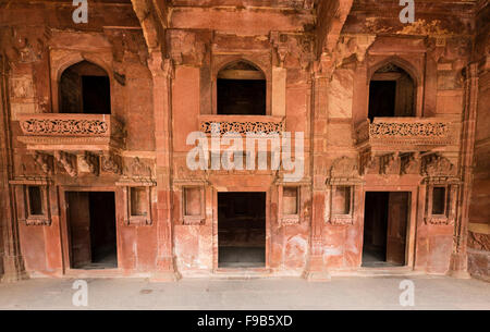 Die wunderschön erhaltene rote Sandstein Fatepuhr Sikri in Agra Stockfoto