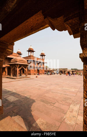 Die wunderschön erhaltene rote Sandstein Fatepuhr Sikri in Agra Stockfoto