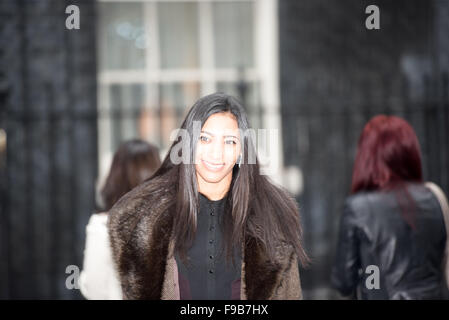 London, UK. 15. Dezember 2015. Karen Clifton von "Strictly Come Dancing" in der Downing Street London für die 11 Downing Street Party für die Starlight-Charity-Credit: Ian Davidson/Alamy Live News Stockfoto