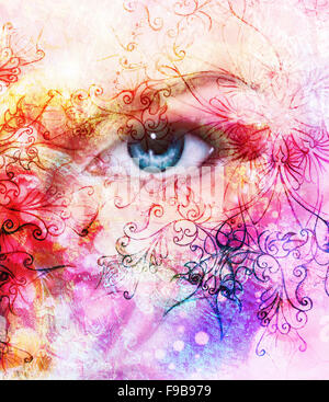 schöne blaue Frauen Augen, Farbeffekt, Malerei Collage, violette Make-up und Schmuck. Stockfoto