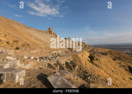 Theater von Pergamon bei Sonnenuntergang.  Pergamon war eine antike griechische Stadt Stockfoto