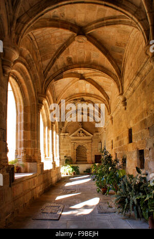 Kreuzgang des Klosters San Benito, Alcantara (Spanien) Stockfoto