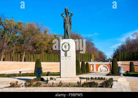 Monumento ein Jacinto Benavente, Parque Retiro, Madrid, Spanien Stockfoto