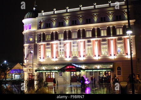 Das Lyceum Theatre auf Norfolk Street im Stadtzentrum von Sheffield, England UK - regnerischen Nacht im Winter Stockfoto