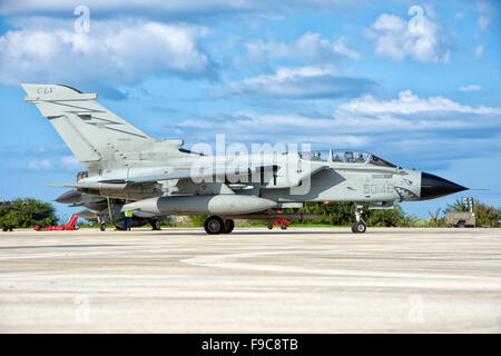 Eine italienische Luftwaffe Tornado ECR in Luftwaffenbasis Trapani Italien während NATO Übung Trident Phase 2015. Stockfoto