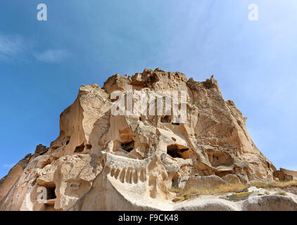 Schöne Burg auf dem Berg in der Türkei in der Stadt von Uchisar Stockfoto