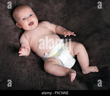 Drei Monate altes Baby hat viel Spaß gemacht. Stockfoto