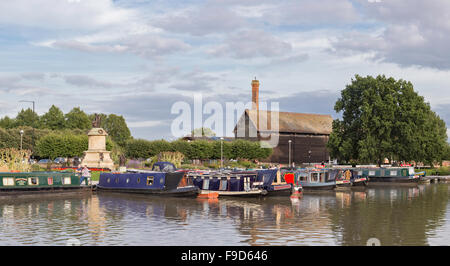 Panorama von Abendlicht über Bancroft Becken, Stratford-upon-Avon Canal, Stratford-upon-Avon, Warwickshire, England, UK Stockfoto