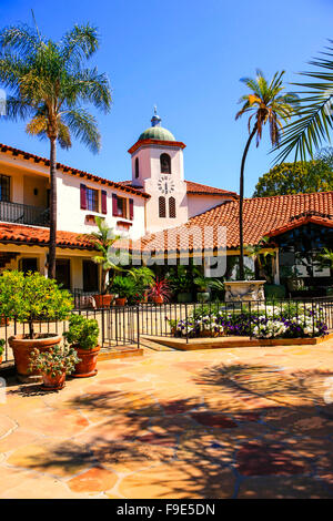 Paseo Nuevo Einkaufszentrum in der Innenstadt von Santa Barbara, Kalifornien Stockfoto