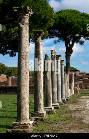 Piazzale Delle Corporazioni in antiken römischen Hafen von Ostia, in der Nähe von Rom, Italien, Europa Stockfoto