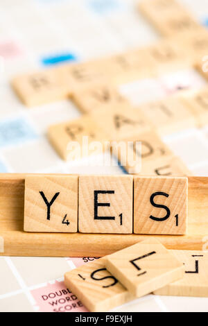 Scrabble - ja. Stockfoto