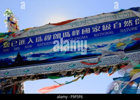 Gyatso La-Pass auf Friendship Highway am 5222 ms.is den Eintrag und am Ausgang der 33810 km2 Chomolungma-Everest Nnal.Nature zu bewahren. Stockfoto