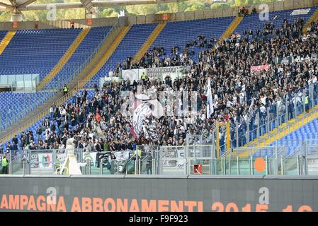 Rom, Italien. 16. Dezember 2015. Unterstützer Spezia während der italienischen Cup Fußball Spiel AS Rom Vs A.S. Spezia im Olympiastadion in Rom, am 16. Dezember 2015. Bildnachweis: Silvia Lore "/ Alamy Live News Stockfoto