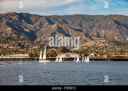 Segelboote, Stearns Wharf, Santa Barbara, Kalifornien, USA. Stockfoto