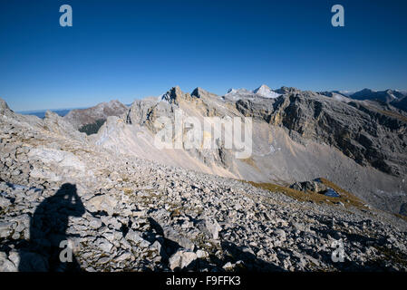 Schatten der Fotograf am Berg Pleisenspitze Aufnahme eines Karwendelgebirge, Tirol, Österreich Stockfoto