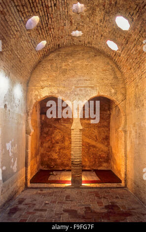 El Bañuelo, Arabische Bäder. In Carrera del Darro, 31. Albaicín Viertel. Granada, Andalusien, Spanien Stockfoto