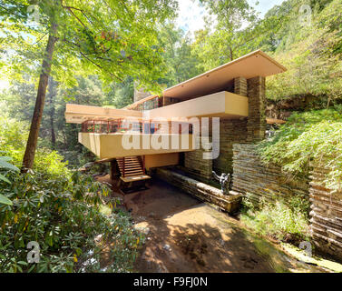 Fallingwater oder Kaufmann Residenz aka Falling Water ist ein Haus von Frank Lloyd Wright. Stockfoto