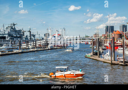 Deutschland, freie und Hansestadt Hamburg, Hamburger Hafen, Hamburger Hafen, Blick auf die Überseebrücke Stockfoto