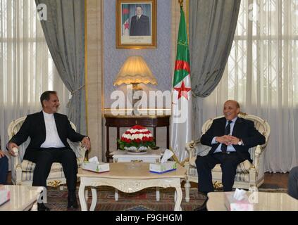 Algier. 16. Dezember 2015. Iranische erste Vize-Präsident Eshaq Jahangiri(L) trifft sich mit Mohamed Larbi Ould Khelifa, Sprecher der nationalen Versammlung von Algerien in Algier, Algerien, am 16. Dezember 2015. Iranische erste Vize-Präsident Eshaq Jahangiri begann einen zweitägigen Besuch in Algerien am Mittwoch zur Förderung der bilateraler Beziehungen. © Xinhua/Alamy Live-Nachrichten Stockfoto