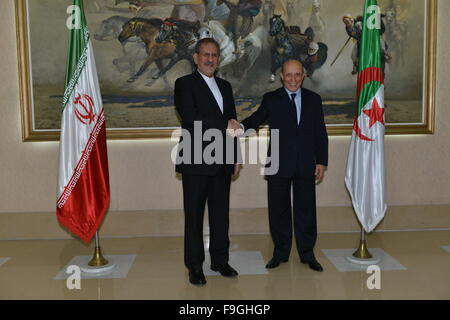 Algier. 16. Dezember 2015. Iranische erste Vize-Präsident Eshaq Jahangiri(L) trifft sich mit Mohamed Larbi Ould Khelifa, Sprecher der nationalen Versammlung von Algerien in Algier, Algerien, am 16. Dezember 2015. Iranische erste Vize-Präsident Eshaq Jahangiri begann einen zweitägigen Besuch in Algerien am Mittwoch zur Förderung der bilateraler Beziehungen. © Xinhua/Alamy Live-Nachrichten Stockfoto