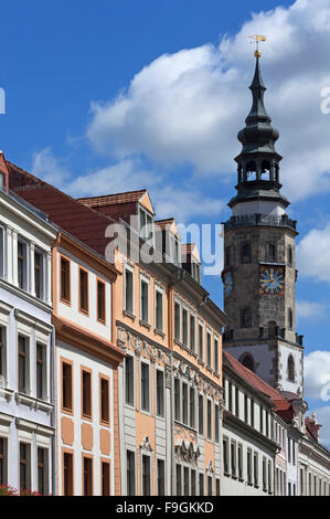 Reihe von Häusern, alten Turm des Rathauses, Brüderstraße, Görlitz, Oberlausitz, Sachsen, Deutschland Stockfoto