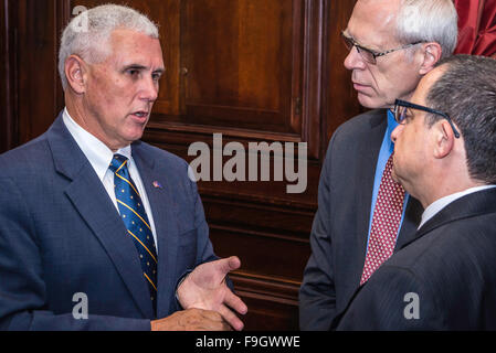 Bürokratie, Regierung, Indiana, Mike Pence, Apotheke Konferenz, Politiker, Gouverneur, Politik Stockfoto