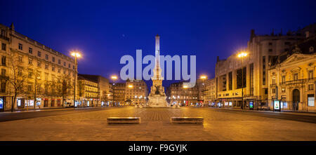 Vor der Morgendämmerung am Avenida da Liberdade in Lissabon. Stockfoto