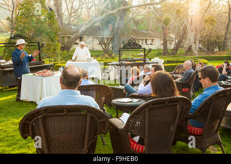 Küchenchef Frank Ostini hält Vorlesungen an der BBQ Bootcamp, Alisal Guest Ranch, Solvang, Kalifornien Stockfoto