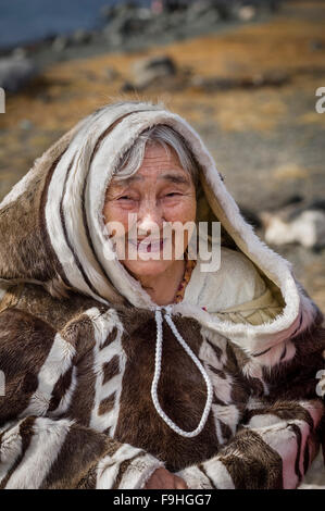 INUIT-FRAU ARCTIC BAY BAFFIN ISLAND KANADA Stockfoto