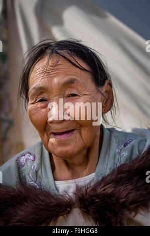 INUIT-FRAU ARCTIC BAY BAFFIN ISLAND KANADA Stockfoto