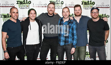 Bronze-Radio Gegenbesuch Radio 1045 auf 11. Dezember 2015 in Bala Cynwyd, PA, USA © Paul Froggatt/FamousPix/Alamy Stockfoto