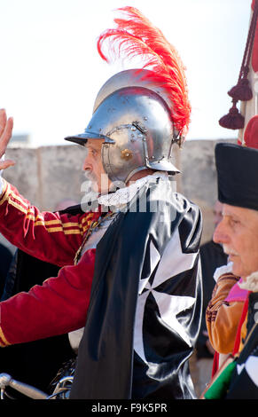 In Guardia Parade in der Stadt Birgu (Vittoriosa) schildert Re-Enactment die Inspektion von St. Johns Cavalier Stockfoto