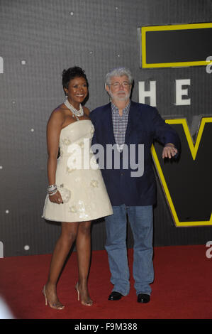 London, UK. 16. Dezember 2015. Melodie Hodson & George Lucas an der Europeasn Premiere von STAR WARS: das Erwachen der macht am Londoner Leicester Square Odeon, reich und Vue Kinos 168. Dezember 2015 Credit: Peter Phillips/Alamy Live News Stockfoto