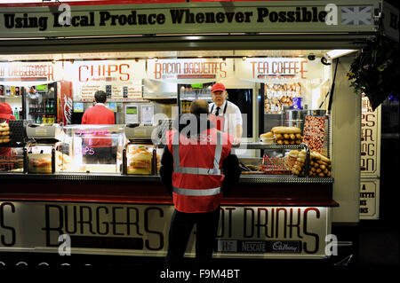 Brighton UK 16. Dezember 2015 - Burger Bar beim FA Cup 2. Runde Replay Übereinstimmung zwischen Whitehawk und Dagenham and Redbridge auf den geschlossenen Boden in Brighton Stockfoto