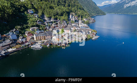 Luftaufnahme, See Traun, Weltkulturerbe Stadt am See in den österreichischen Alpen. Hallstatt, Salzkammergut, Österreich, Europa Stockfoto