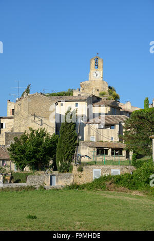 Die provenzalischen Dorf Lourmarin in den Regionalpark Luberon Vaucluse Provence Frankreich Stockfoto